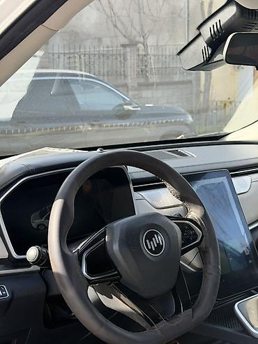 Другой электротранспорт: Электромобиль кроссовер (белый цвет) - Кузов: компактный кроссовер, 5 — 8