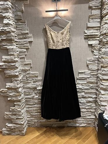 nike corab: 36 ölçüdə Zərif axşam/gecə paltarı - Üst hissə: açıq krem rəngində — 1