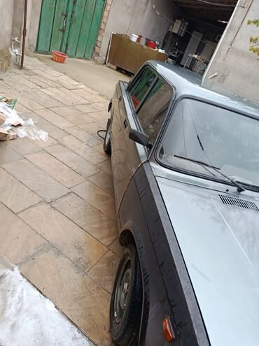 VAZ (LADA): VAZ 2107 sedan - Korpus: 4 qapılı, boz rəng, klassik “yeddi” dizaynı — 5