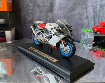 Avtomobil modelləri: Коллекционная модель Aprilia RSV 1000R White Red 2006 Maisto Scale — 11