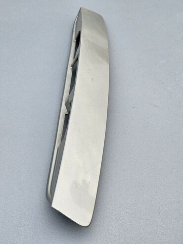 Решетки радиатора: Решетка радиатора Mazda 2005 г., Б/у, Оригинал — 9