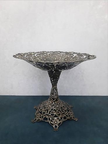 Qab-qacaq və mətbəx ləvazimatları: Metal dekorativ meyvə qabı – ayaqlı, krujevari naxışlı - Material — 2