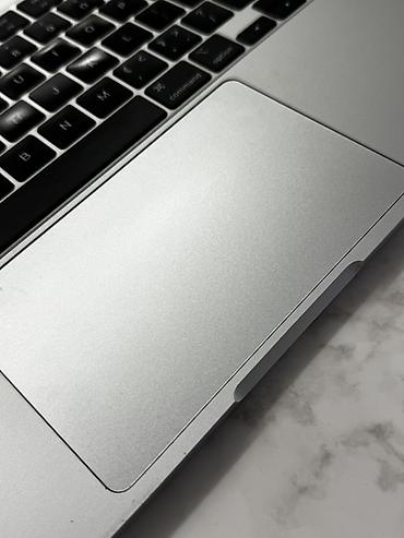 Apple MacBook: Apple MacBook Air M3 Məlumatları şəkildə yükləmişəm. Ekranda qoruyucu — 15