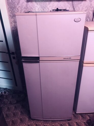 морозильные камеры вертикальные: Двухкамерный холодильник с верхней морозильной камерой. Особенности