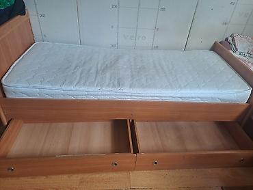 bunk bed: Односпальная кровать с матрасом и выдвижными ящиками. Особенности: - — 4