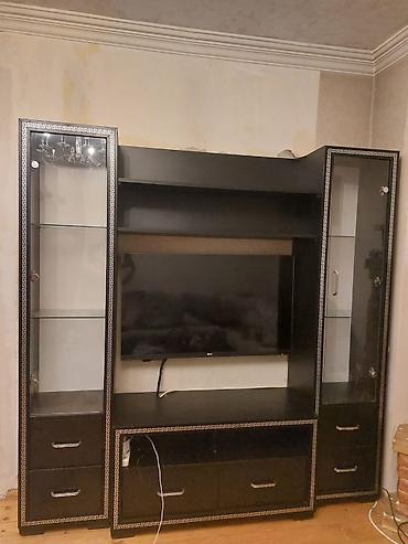 tv stendlər: Qonaq otağı üçün modul TV stend/vitrin dəsti - Rəng: qara, kənarlarda — 1