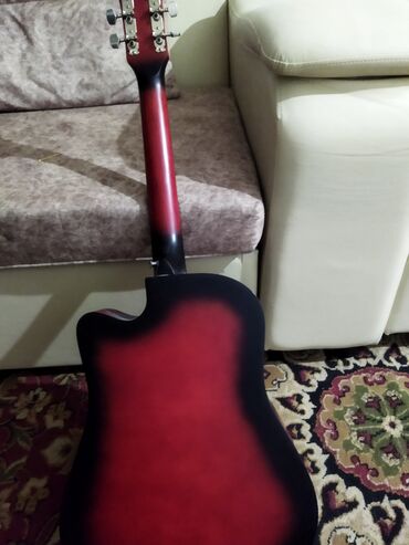 микрофон для пк: Акустическая гитара Dastan с вырезом (cutaway), 6 струн. Особенности