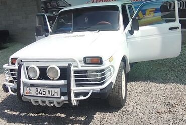 цены на машины бишкек: ВАЗ (ЛАДА) 4x4 Niva: 2001 г., 1.7 л, Механика, Бензин