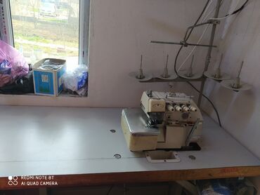 машина швейная: Швейная машина Yamata, Полуавтомат