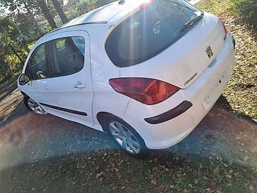 red bull nalepnice: DELOVI ZA PEUGEOT 308 ZA 2008. GOD. | kompletan auto u delovima,na — 1