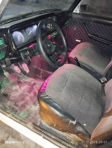 VAZ (LADA): VAZ (LADA) 2105: 1.5 l | 1981 il 1800 km Sedan — 5