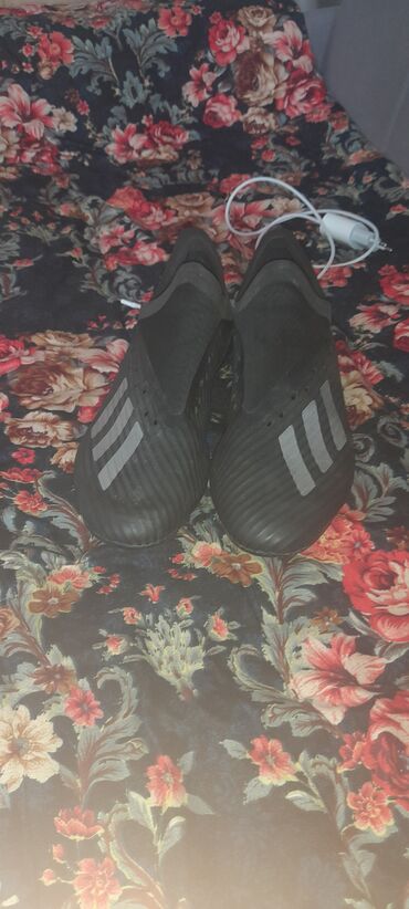 обувь адидас: Эркектердин кроссовкасы, 41, Adidas, Колдонулган, түсү - Кара
