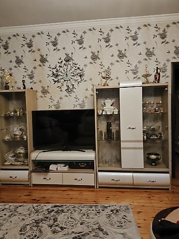 kupe: Qonaq otağı və yataq otağı üçün mebel dəsti Qonaq otağı üçün: - TV — 4