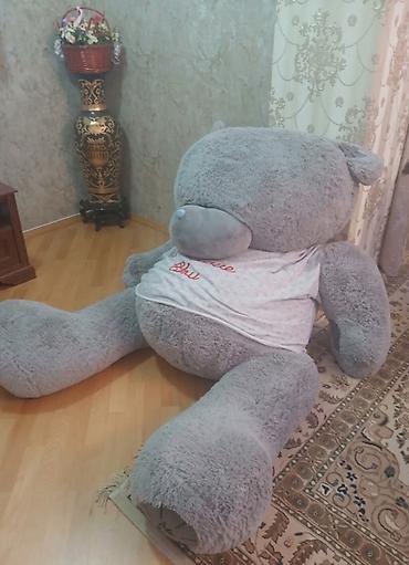 saxta baba oyuncagi: Böyük plyuş ayı – boz rəng, “I Love You” yazılı ağ köynəkli — 3