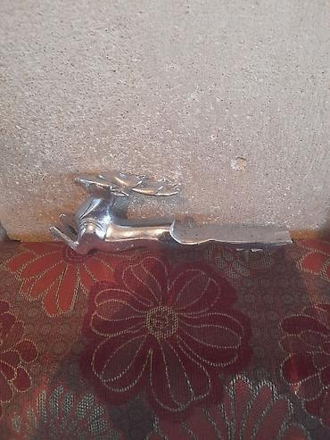 Транспорт: Metaldan hazırlanmış avtomobil kapotu üçün bəzək fiquru – qaçan maral — 1
