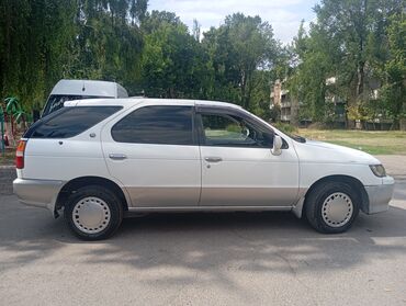 бусик машина: Nissan