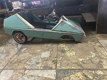 oyuncaq dəmir maşın: Retro uşaq pedallı maşını – metal kuzovlu Məhsul təsviri: - Korpus — 1