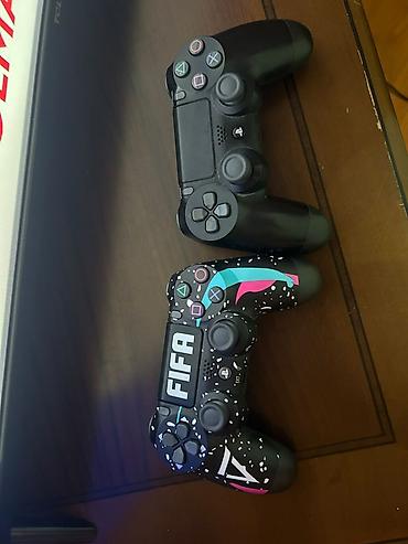 playstatin 4: Sony PlayStation 4 (PS4) oyun konsolu – orijinal “fat” model. Paket — 4