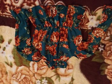 Пиджаки: Qadın geyimi – çiçək naxışlı bodi - Model: Uzunqollu, aşağıdan