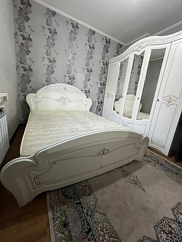купить детскую кровать бу: Спальный гарнитур в классическом стиле, выполненный в белом цвете с — 4