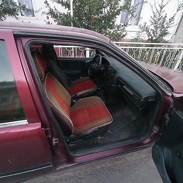 210 3 2: Opel Vectra: 1993 г., 1.8 л — 4