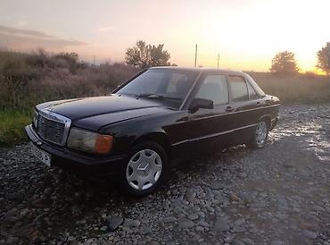 190е: Mercedes-Benz 190: 1991 г., 2 л, Механика, Седан — 4