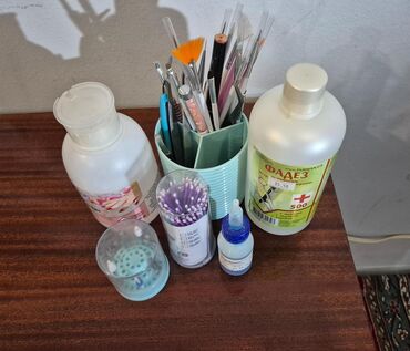 Digər gözəllik və estetika cihazları: Dirnaq avadanliqlari. Buna daxildir laklar,dirnaq qurudan,dirnaq yonan — 4