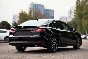 голльф 2: Toyota Camry: 2025 г., 2.5 л, Автомат, Бензин, Седан — 3
