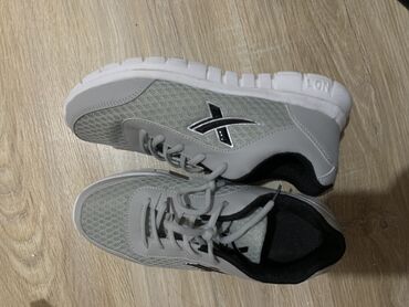 бин беги: Кроссовки для ходьбы и для бега