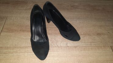 замшевые туфли на каблуках: Туфли 39, цвет - Черный