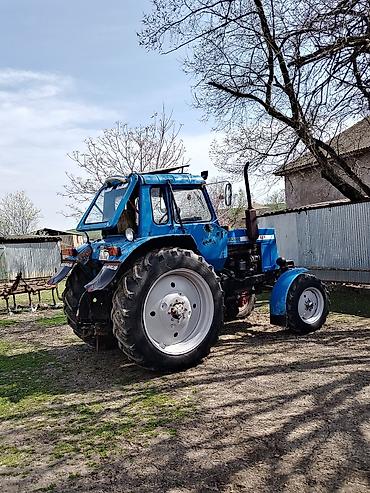 Traktorlar: MTZ 82.1 “Belarus” traktor - Rəng: mavi, kabinalı - Ön təkər ölçüsü — 6