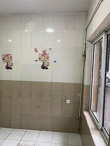 ofisler: İcarəyə obyekt – 35 kv.m - Təyinat: kiçik mağaza, fast-food — 10