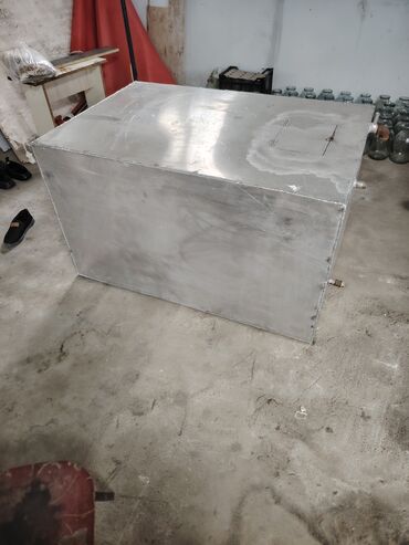 Baklar və çənlər: Bak, Paslanmayan polad, 750 l l, İşlənmiş, Ünvandan götürmə, Pulsuz çatdırılma, Ödənişli çatdırılma