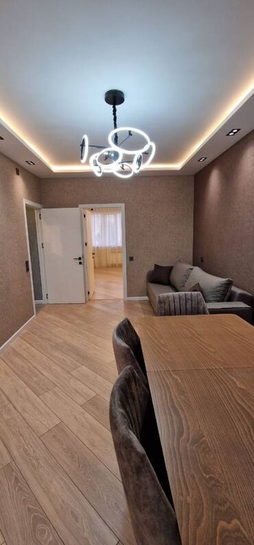 Uzunmüddətli kirayə mənzillər: 7ci mikrorayonda. 5/5, orta təmirli bütün əşyaları ilə 2 otaq, YALNIZ — 16