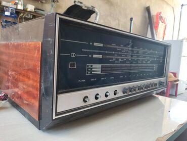 qədimi radio: Antik radio 
Isleyir tecili satilir antik veqa model 312