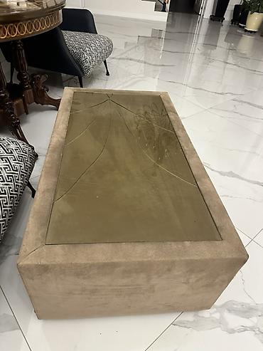 divan uzduyu: Qonaq otağı dəsti – divan, kreslo və şüşə üstlü salon masası - — 1