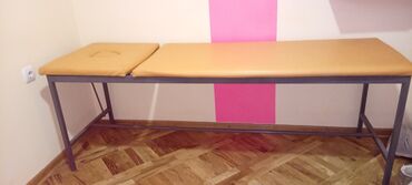 stolica za invalide: Krevet za masazu.Vrlo malo koriscen