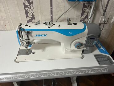 spark 2: Швейная машина Jack, Полуавтомат