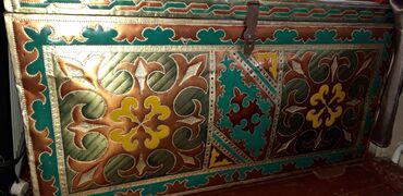 кованые узоры: Сандык/сундук деревянный с национальным узором лицевой части