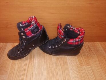 Gležnjače: Gležnjače, 40 — 2