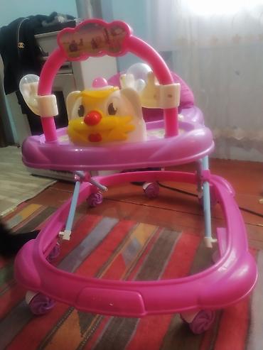 uşaqlar ucun saat: Uşaq üçün yeriməyə kömək edən çəhrayı rəngli xodunka. Model parlaq və — 1