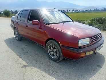 кочкор авто: Volkswagen Vento: 1992 г., 1.8 л, Кол менен иштөөчү, Бензин, Седан — 4