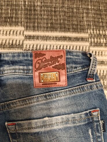 Farmerke: Moderne farmerke "Nesal Jeans (Novopazarkse) Pocepane su, ali ispod se — 8