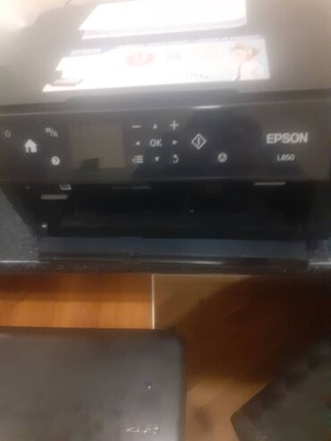 Printerlər: Epson l 850 cemi 650 cap vurub korobkasi ve shnurlari var