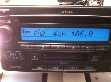 Avtoelektronika: Toyota maqnitolasi. Ustden cixma,tam iwlek veziyyetde. Qiymeti 55 azn — 4