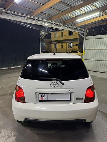 Toyota: Toyota ist: 2002 г., 1.5 л, Автомат, Бензин, Хэтчбэк — 5