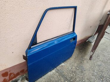 Auto delovi: Vrata prednja leva Lada 2107, Lada 2105,2104 Karavan. Vrata su ocuvana — 2