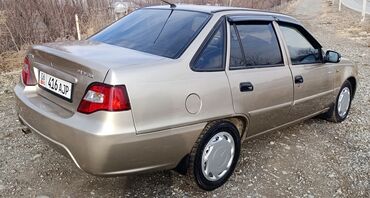 Daewoo: Daewoo Nexia: 2012 г., 1.5 л, Механика, Бензин, Седан at lalafo.kg — 3 Daewoo: Daewoo Nexia: 2012 г., 1.5 л, Механика, Бензин, Седан — 3