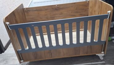 сливочное масло в баку: Для девочки и мальчика, Б/у, Четырехугольная, Колыбель, С матрасом, Без механизма качания