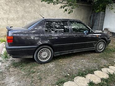 vw vento: Volkswagen Vento: 1993 г., Механика, Бензин, Седан — 2